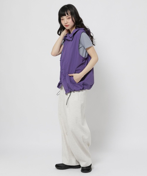 niko and...(ニコアンド)の「ナイロンBOYSフードベスト(ベスト・レディース・ブラック/パープル・FREE)」の7枚目の写真