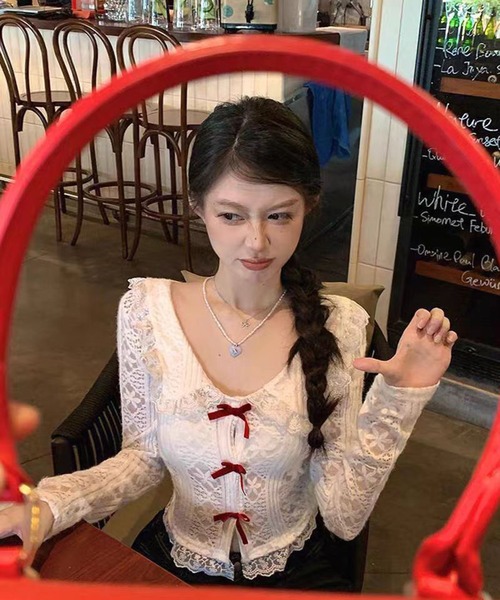 AsheKsha(アシクシャ)の「春用甘美なショート丈レース長袖(Tシャツ/カットソー・レディース・ホワイト・M)」の2枚目の写真