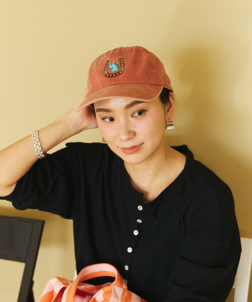 FREAK'S STORE(フリークスストア)の「TOYAMEG × FREAK'S STORE/トーヤメグ フリークスストア TOYAMEG Kaiun Horse Cap ワンポイント ピグメント 刺繍キャップ(キャップ・メンズ・ブルー/オレンジ/グリーン・ONE SIZE)」の11枚目の写真