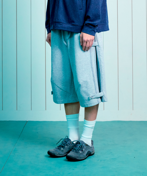 THECOLDESTMOMENT(ザコールデストモーメント)の「TCM waffle button half sweat pants (melange grey)(その他パンツ・レディース・その他・LARGE/SMALL/MEDIUM)」の1枚目の写真