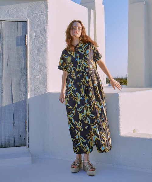 manana suerte（マニャーナスエルテ）の「プリントアシンメトリープリーツワンピース（ワンピース・レディース・ブラック/イエロー・FREE）」の6枚目の写真