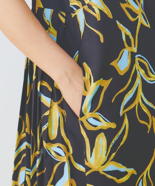 manana suerte（マニャーナスエルテ）の「プリントアシンメトリープリーツワンピース（ワンピース・レディース・ブラック/イエロー・FREE）」の16枚目の写真