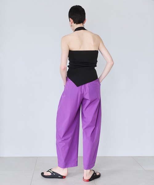 OMMO(オーエムエムオー)の「HALTER NECK TUCK KT TOP(ニット/セーター・レディース・ホワイト/ブラック/カーキ・F)」の16枚目の写真
