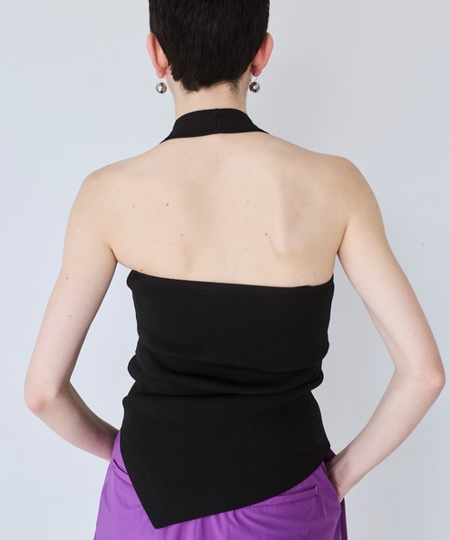 OMMO(オーエムエムオー)の「HALTER NECK TUCK KT TOP(ニット/セーター・レディース・ホワイト/ブラック/カーキ・F)」の11枚目の写真