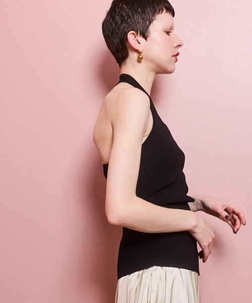OMMO(オーエムエムオー)の「HALTER NECK TUCK KT TOP(ニット/セーター・レディース・ホワイト/ブラック/カーキ・F)」の18枚目の写真