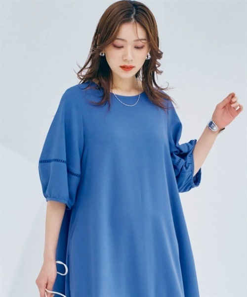 nissen（ニッセン）の「とろみブロード梯子レース5分袖パフスリーブロングワンピース（イージーケア・吸汗速乾）（ワンピース・レディース・グレイッシュベージュ/ブラック/ブルー・LL/L/M/S）」の5枚目の写真