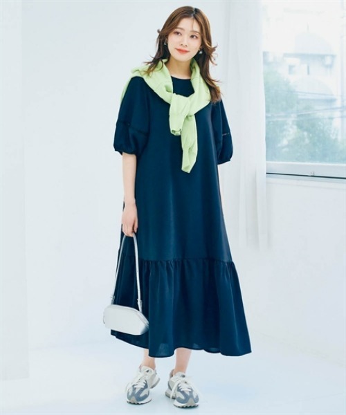 nissen（ニッセン）の「とろみブロード梯子レース5分袖パフスリーブロングワンピース（イージーケア・吸汗速乾）（ワンピース・レディース・グレイッシュベージュ/ブラック/ブルー・LL/L/M/S）」の8枚目の写真