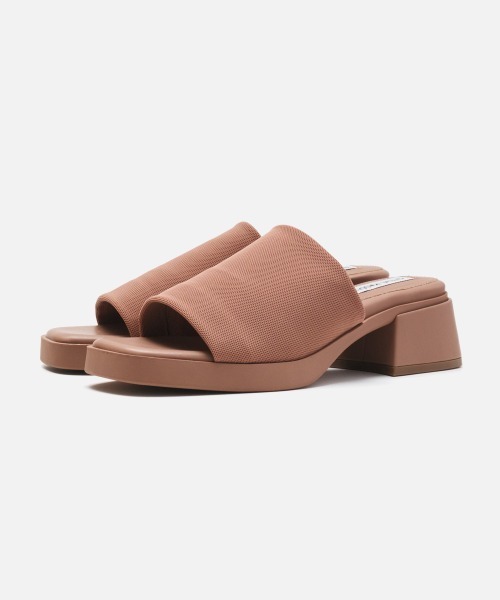 STEVE MADDEN(スティーブマデン)の「ボリュームソールワンバンドサンダル/S.MADDEN SLIDESTER-XS(サンダル・レディース・モカ/ブラック・24.0cm/23.5-24/23.5cm/23.0cm/24.5cm/22.5cm)」の6枚目の写真