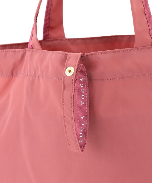 TOCCA（トッカ）の「HOLDING KNOT SUBBAG サブバッグ（エコバッグ/サブバッグ・レディース・ピンク系/ブラック系/レッド系/ネイビー系/ベージュ系・F）」の7枚目の写真