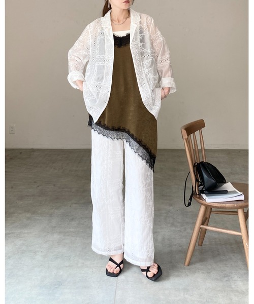 She's Closet(シーズクローゼット)の「花柄 エンブロイダリー 刺繍レース ストレート ルーズ イージー ワイドパンツ(その他パンツ・レディース・オフホワイト/ブラック・FREE)」の5枚目の写真