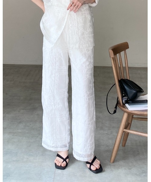 She's Closet(シーズクローゼット)の「花柄 エンブロイダリー 刺繍レース ストレート ルーズ イージー ワイドパンツ(その他パンツ・レディース・オフホワイト/ブラック・FREE)」の13枚目の写真