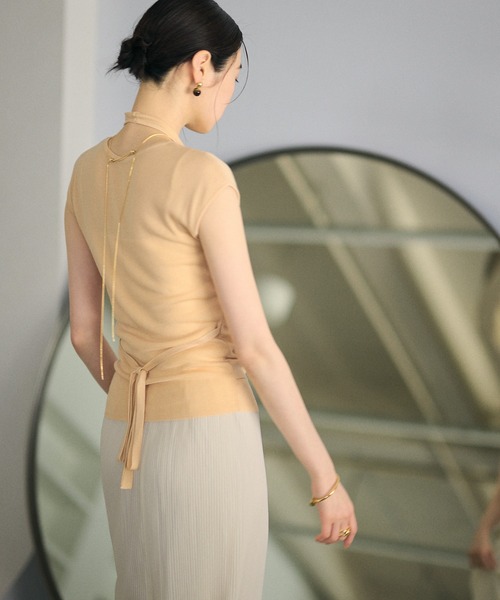 LAULEN(ローレン)の「drape halter neck layered knit tops /ドレープネックレイヤードニットトップス(ニット/セーター・レディース・オレンジ系/アイボリー/ブラック/グレー・FREE)」の18枚目の写真