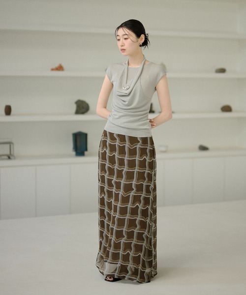 LAULEN(ローレン)の「drape halter neck layered knit tops /ドレープネックレイヤードニットトップス(ニット/セーター・レディース・オレンジ系/アイボリー/ブラック/グレー・FREE)」の10枚目の写真