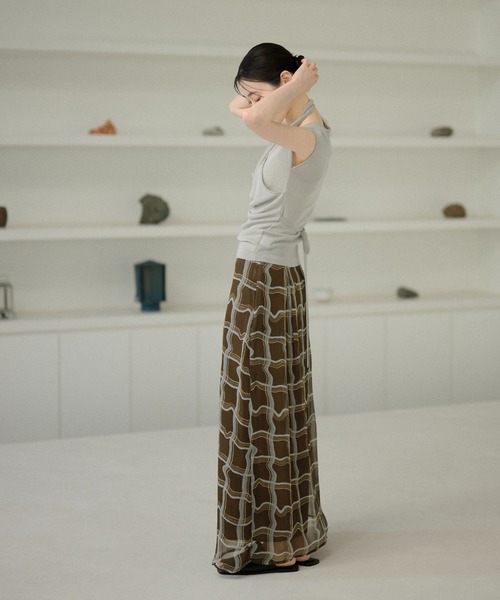 LAULEN(ローレン)の「drape halter neck layered knit tops /ドレープネックレイヤードニットトップス(ニット/セーター・レディース・オレンジ系/アイボリー/ブラック/グレー・FREE)」の11枚目の写真