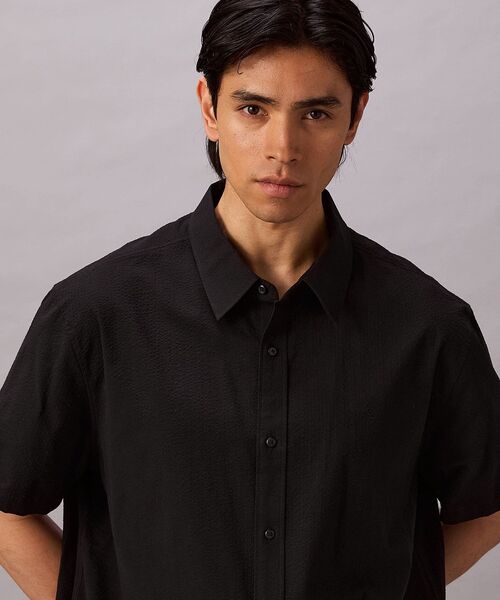 Calvin Klein(カルバン・クライン)の「クラシック シャツ(シャツ/ブラウス・メンズ・ブラック/ダークブルー・L/M/S/XL)」の2枚目の写真