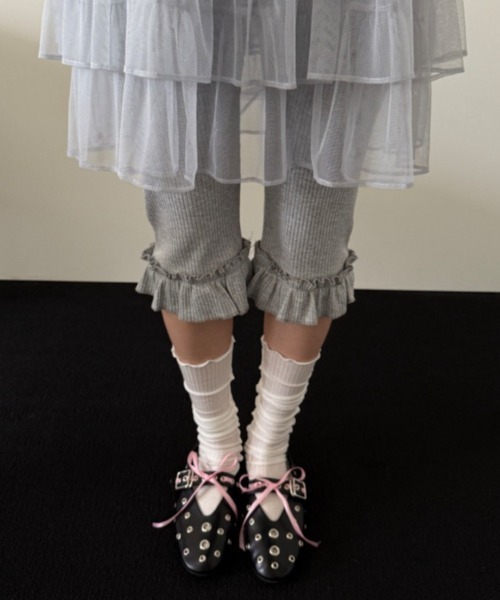 B.I.D.（ビーアイディー）の「《Bz》フリルカプリパンツ ミモレ丈 スリムバイカー(MA/EKW154)（その他パンツ・レディース・グレー/ブラック・FREE）」の2枚目の写真