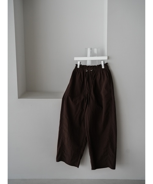 Katrin TOKYO（カトリーントーキョー）の「curved drawstring pants（その他パンツ・レディース・ブラウン/アイボリー・S/M/XS-Short/XS-Regular）」の14枚目の写真