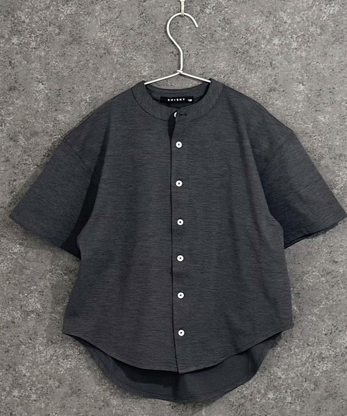THE CASUAL(カジュアル)の「【マルチファンクション】オーバーサイズ 半袖シャツ(シャツ/ブラウス・キッズ・チャコール/ベージュ/オフホワイト/ブラック/カーキ・110cm/160cm/150cm/140cm/130cm/120cm)」の3枚目の写真