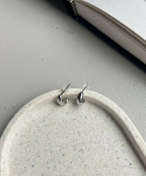 CAPRICIEUX LE'MAGE(カプリシューレマージュ)の「〈GOLDY/ゴールディ〉カシュープチピアス(ピアス(両耳用)・レディース・ゴールド/シルバー・FREE)」の3枚目の写真