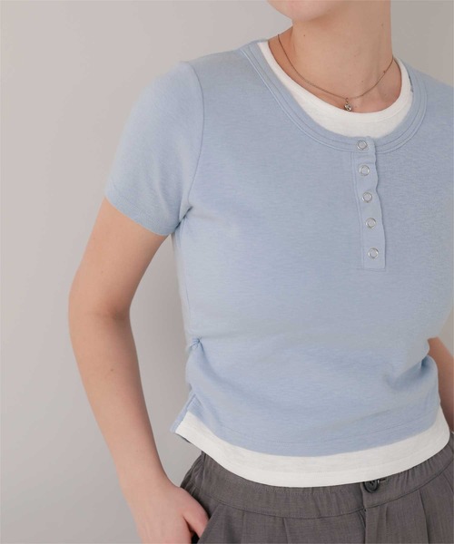 titivate（ティティベイト）の「レイヤード風ヘンリーネックカットソーTシャツ（Tシャツ/カットソー・レディース・チャコール/ライトブルー/ライトイエロー/グレー・L/M）」の6枚目の写真