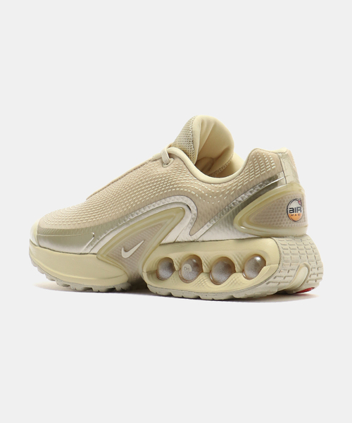 NIKE(ナイキ)の「NIKE W AIR MAX DN HV4861-200(スニーカー・レディース・ベージュ・23cm/23.5cm/24cm/25cm)」の3枚目の写真