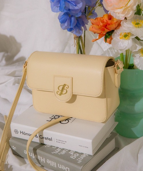 JILL by JILL STUART(ジルバイジルスチュアート)の「Noble J フラップバッグ(ショルダーバッグ・レディース・ブラック/ベージュ系その他/イエロー・FREE)」の6枚目の写真