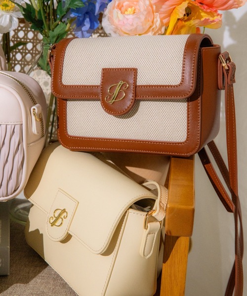 JILL by JILL STUART(ジルバイジルスチュアート)の「Noble J フラップバッグ(ショルダーバッグ・レディース・ブラック/ベージュ系その他/イエロー・FREE)」の9枚目の写真