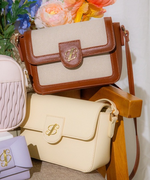 JILL by JILL STUART(ジルバイジルスチュアート)の「Noble J フラップバッグ(ショルダーバッグ・レディース・ブラック/ベージュ系その他/イエロー・FREE)」の8枚目の写真