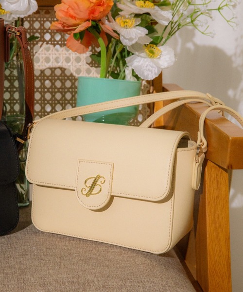 JILL by JILL STUART(ジルバイジルスチュアート)の「Noble J フラップバッグ(ショルダーバッグ・レディース・ブラック/ベージュ系その他/イエロー・FREE)」の7枚目の写真