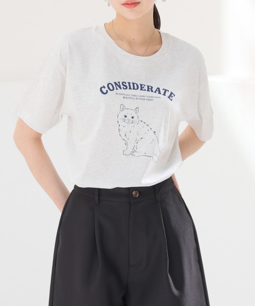 Honeys(ハニーズ)の「【ハニさら・接触冷感・UVカット】アニマルプリントTシャツ(Tシャツ/カットソー・レディース・オートミール/スミクロ/オレンジ/ネイビー・L/LL/M/S)」の1枚目の写真