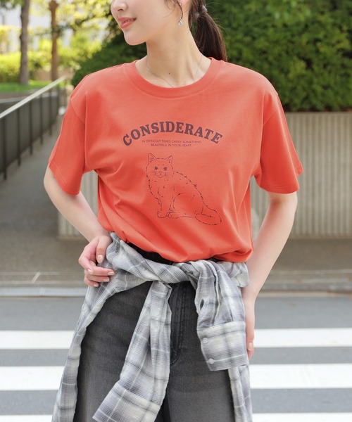 Honeys(ハニーズ)の「【ハニさら・接触冷感・UVカット】アニマルプリントTシャツ(Tシャツ/カットソー・レディース・オートミール/スミクロ/オレンジ/ネイビー・L/LL/M/S)」の22枚目の写真