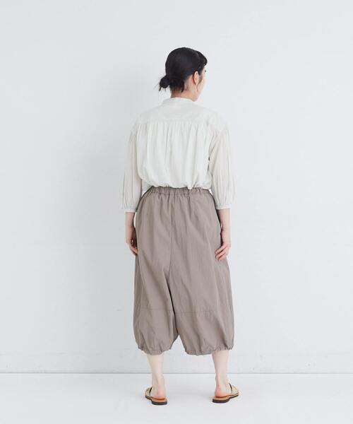 conges payes ADIEU TRISTESSE（コンジェ ペイエ アデュートリステス）の「【6月ベストセラーブランド内4位】【FAVE】ナイロンワイドサルエルパンツ（その他パンツ・レディース・モカ/グレイッシュベージュ/ブラック/パープル・M/L）」の14枚目の写真