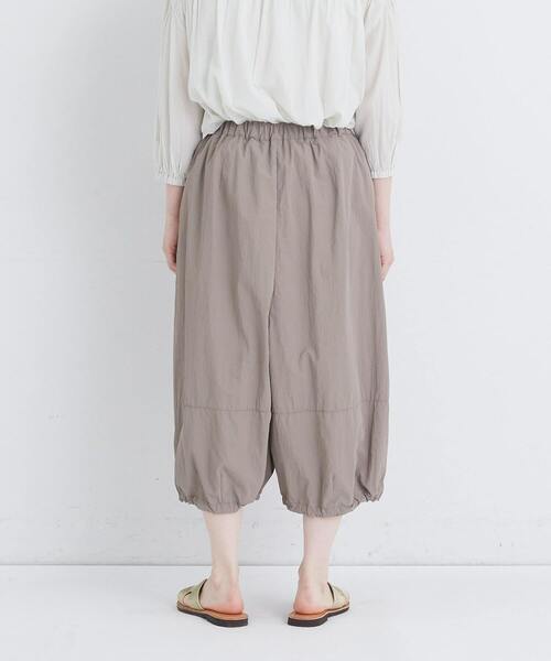 conges payes ADIEU TRISTESSE（コンジェ ペイエ アデュートリステス）の「【6月ベストセラーブランド内4位】【FAVE】ナイロンワイドサルエルパンツ（その他パンツ・レディース・モカ/グレイッシュベージュ/ブラック/パープル・M/L）」の18枚目の写真