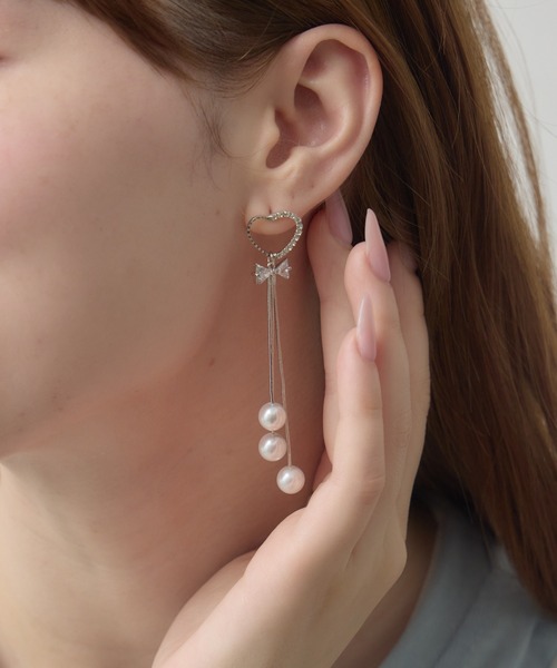 Siel(シエル)の「リボンモチーフロングピアス(ピアス(両耳用)・レディース・シルバー/ゴールド系その他/シルバー系その他/ゴールド・FREE)」の3枚目の写真