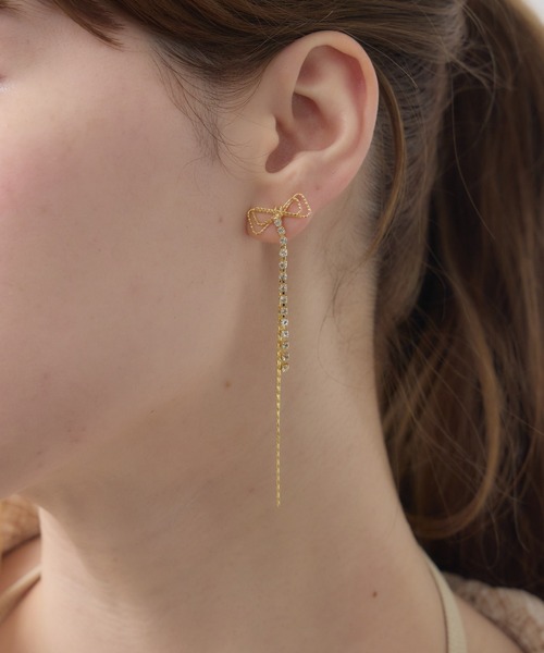 Siel(シエル)の「リボンモチーフロングピアス(ピアス(両耳用)・レディース・シルバー/ゴールド系その他/シルバー系その他/ゴールド・FREE)」の4枚目の写真