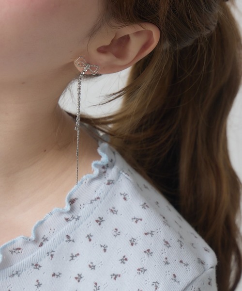 Siel(シエル)の「リボンモチーフロングピアス(ピアス(両耳用)・レディース・シルバー/ゴールド系その他/シルバー系その他/ゴールド・FREE)」の19枚目の写真