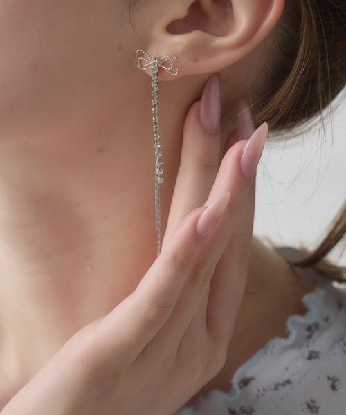 Siel(シエル)の「リボンモチーフロングピアス(ピアス(両耳用)・レディース・シルバー/ゴールド系その他/シルバー系その他/ゴールド・FREE)」の21枚目の写真