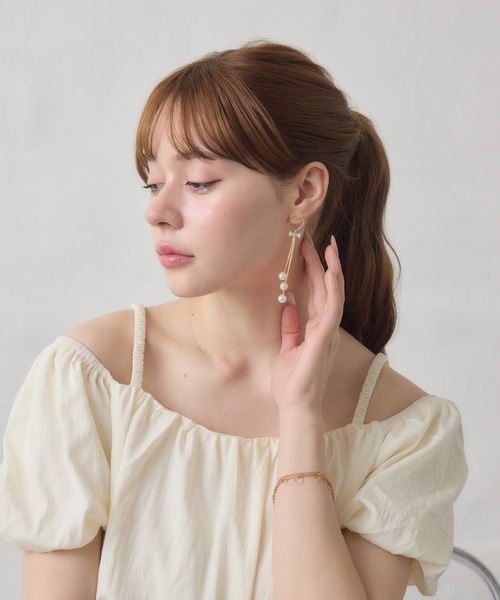Siel(シエル)の「リボンモチーフロングピアス(ピアス(両耳用)・レディース・シルバー/ゴールド系その他/シルバー系その他/ゴールド・FREE)」の9枚目の写真