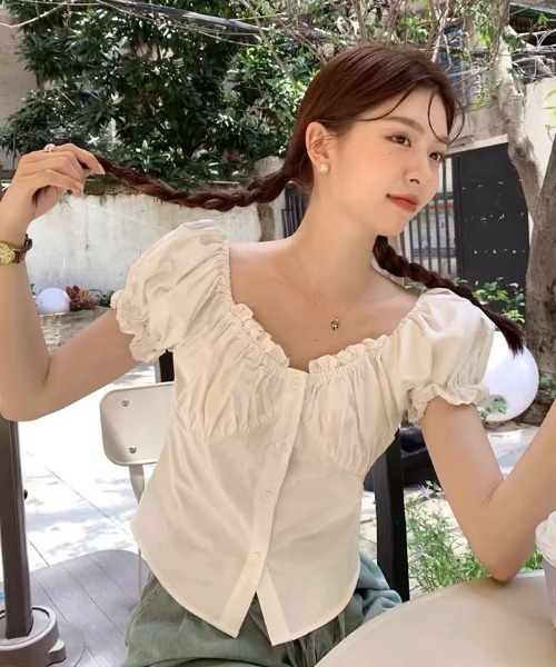 AVYL(アヴィル)の「2WAYギャザー オフショルパフブラウス(Tシャツ/カットソー・レディース・ホワイト/ブラック・M)」の2枚目の写真