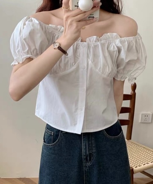 AVYL(アヴィル)の「2WAYギャザー オフショルパフブラウス(Tシャツ/カットソー・レディース・ホワイト/ブラック・M)」の9枚目の写真