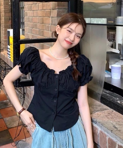 AVYL(アヴィル)の「2WAYギャザー オフショルパフブラウス(Tシャツ/カットソー・レディース・ホワイト/ブラック・M)」の6枚目の写真