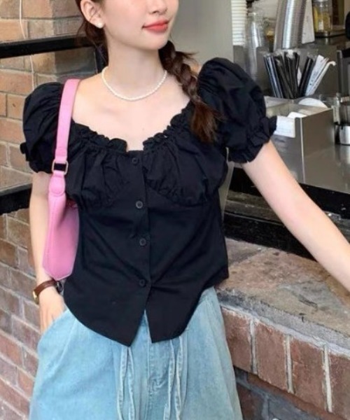 AVYL(アヴィル)の「2WAYギャザー オフショルパフブラウス(Tシャツ/カットソー・レディース・ホワイト/ブラック・M)」の8枚目の写真