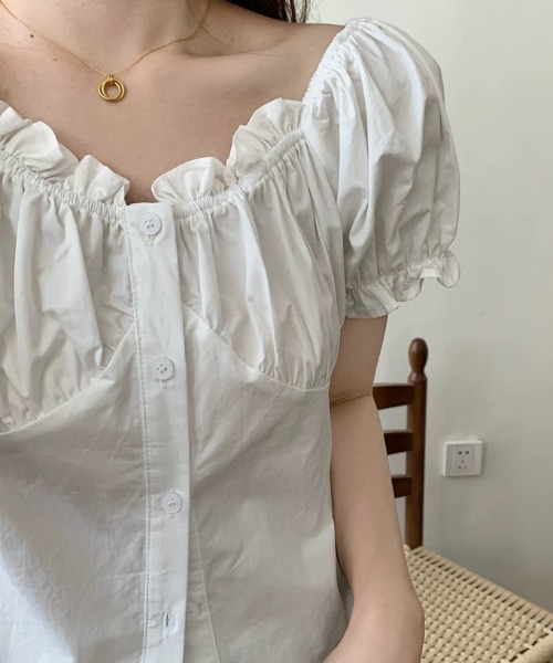 AVYL(アヴィル)の「2WAYギャザー オフショルパフブラウス(Tシャツ/カットソー・レディース・ホワイト/ブラック・M)」の15枚目の写真