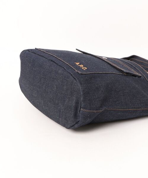 A.P.C.（アーペーセー）の「TOTE JADE（トートバッグ・レディース・インディゴブルー・XS）」の4枚目の写真