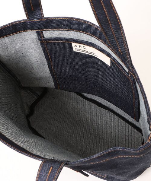 A.P.C.（アーペーセー）の「TOTE JADE（トートバッグ・レディース・インディゴブルー・XS）」の3枚目の写真