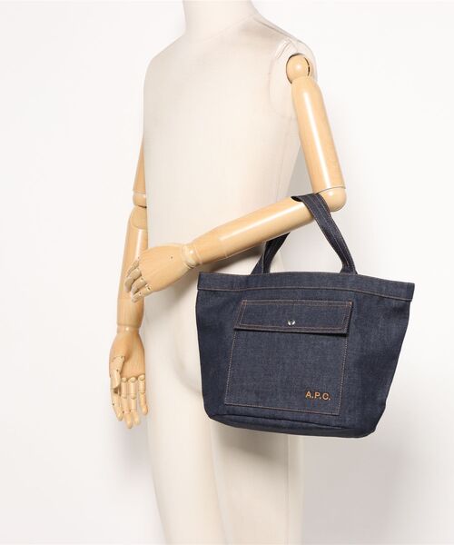 A.P.C.（アーペーセー）の「TOTE JADE（トートバッグ・レディース・インディゴブルー・XS）」の2枚目の写真