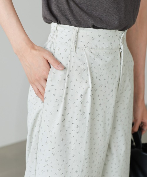 Bab(バブ)の「【選べるサイズ展開】小花柄パンツ(その他パンツ・レディース・ライトグレー/ブラック・M/S)」の17枚目の写真