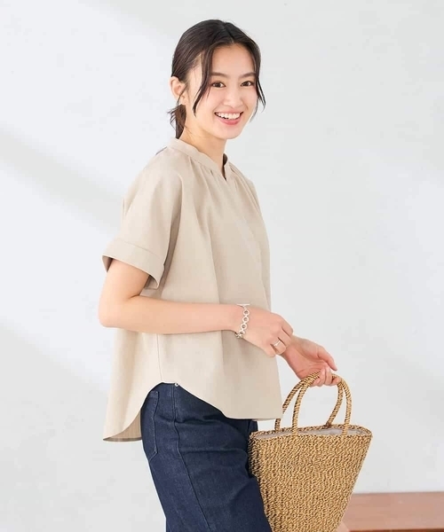 a.v.v(アーヴェヴェ)の「【洗える】リネンライクスキッパーギャザーブラウス(シャツ/ブラウス・レディース・ベージュ/ブラック/カーキ・38/40)」の22枚目の写真