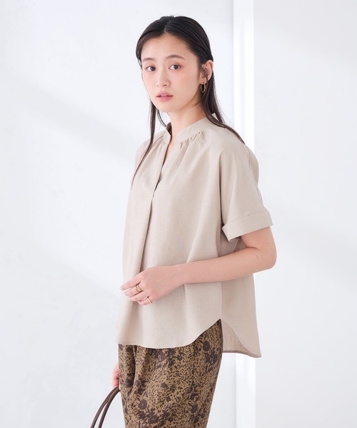 a.v.v(アーヴェヴェ)の「【洗える】リネンライクスキッパーギャザーブラウス(シャツ/ブラウス・レディース・ベージュ/ブラック/カーキ・38/40)」の17枚目の写真