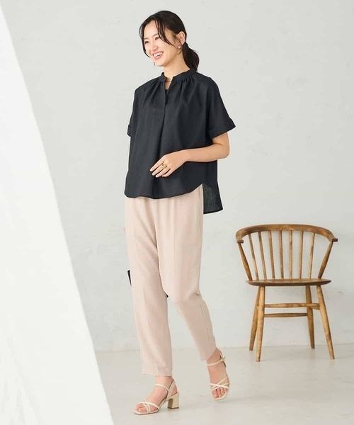 a.v.v(アーヴェヴェ)の「【洗える】リネンライクスキッパーギャザーブラウス(シャツ/ブラウス・レディース・ベージュ/ブラック/カーキ・38/40)」の7枚目の写真